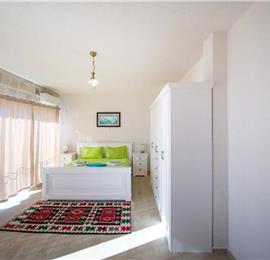 2 Bedroom Apartment with 2 Shared Pools, sleeps 4